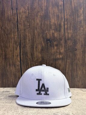 NWT New Era 9FIFTY Los Angeles Dodgers White Metal Rhinestone Logo Snapback Hat